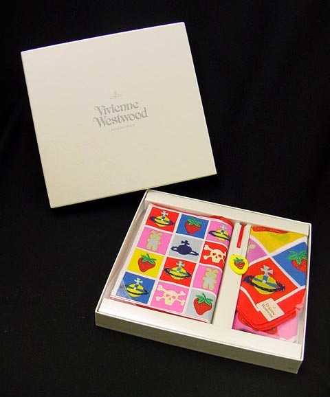 Vivienne Westwood ホワイトデー限定 ピンクPUNKパッチワーク柄ブック 