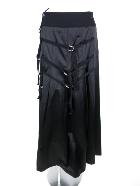 OZZ ONESTE 飾りベルト付きプリーツロングスカート