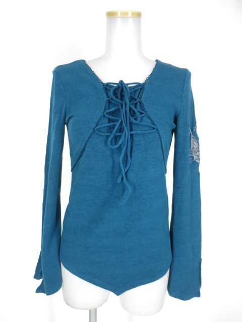 Ozz On 蝶刺繍入り長袖ニットカットソー