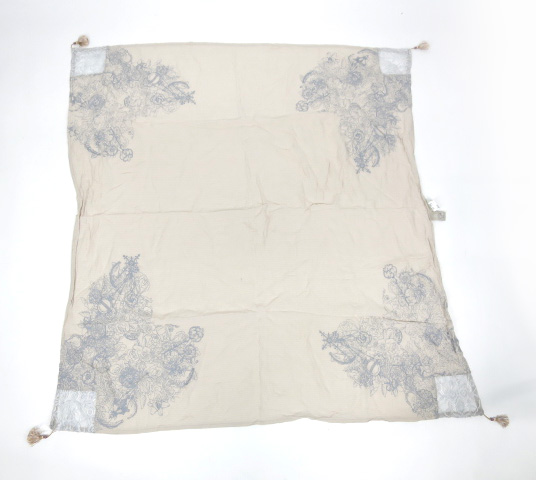 Rozen Kavalier ローズプリント柄ストール