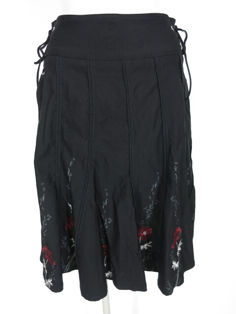 OZZ ONESTE 花刺繍スカート