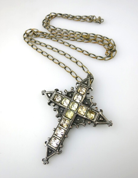 Moi-meme-Moitie 十字架ペンダント