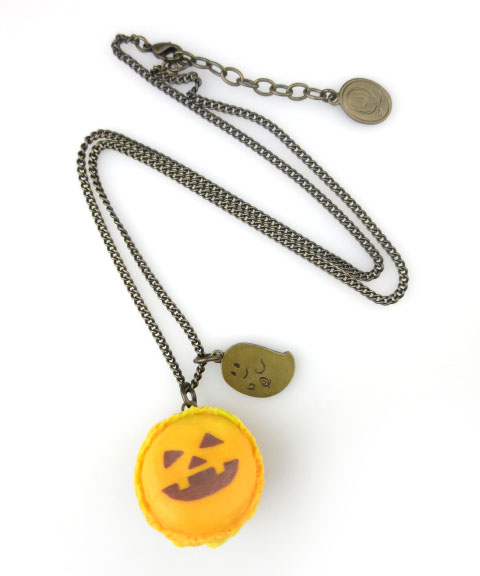Q-pot. カボチャマカロンネックレス