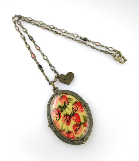 MILK ストロベリーネックレス