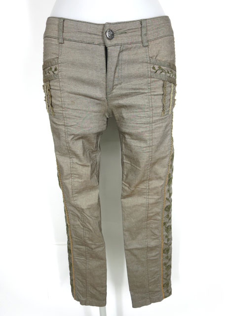 OZZ ONESTE ローズ刺繍入りスリムパンツ