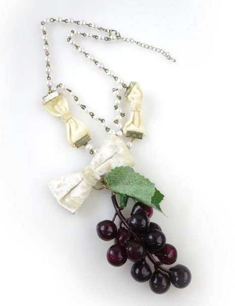 Metamorphose シャルドネ ピオーネリボンネックレス