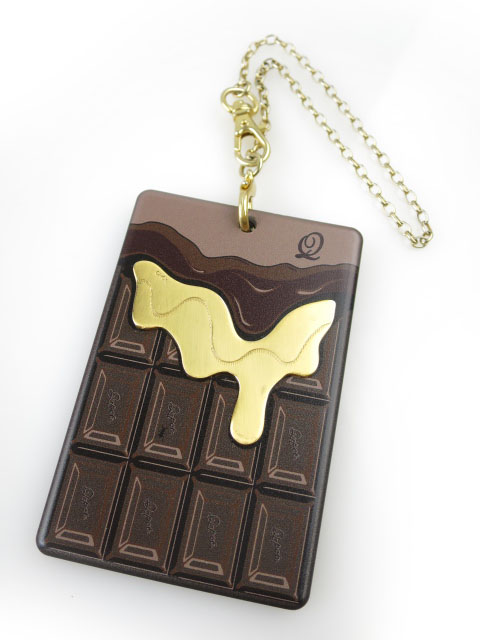Q-pot. メルティーチョコレート ICカードケース