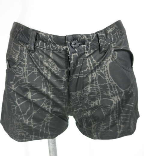 alice auaa 蜘蛛の巣柄ショートパンツ