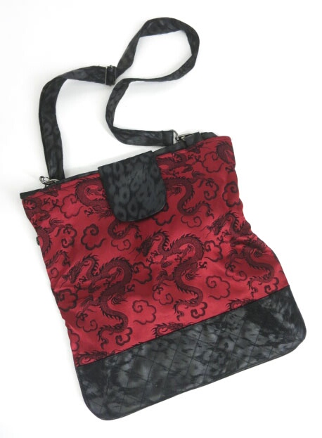 Qutie Frash ドラゴンサテンショルダーバッグ