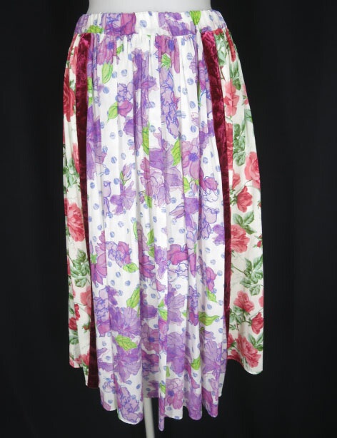 Jane Marple Dans Le Salon ローズ＆スミレ柄スカート