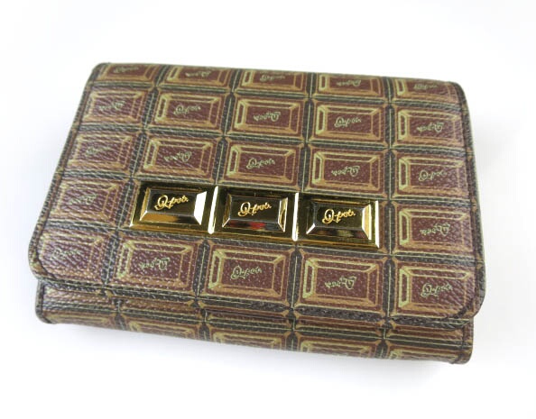 Q-pot. チョコレート二つ折り財布