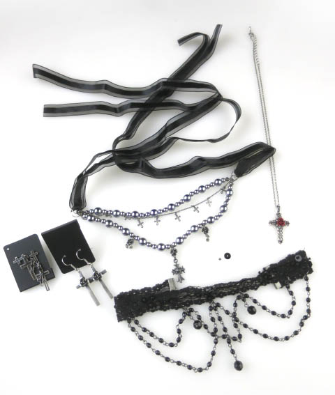 Ozz On アクセサリー 5点セット (ネックレス、ピアス、チョーカー）