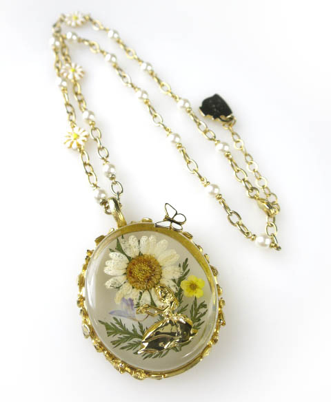 Q-pot. × Disney アリス フラワーガーデンネックレス