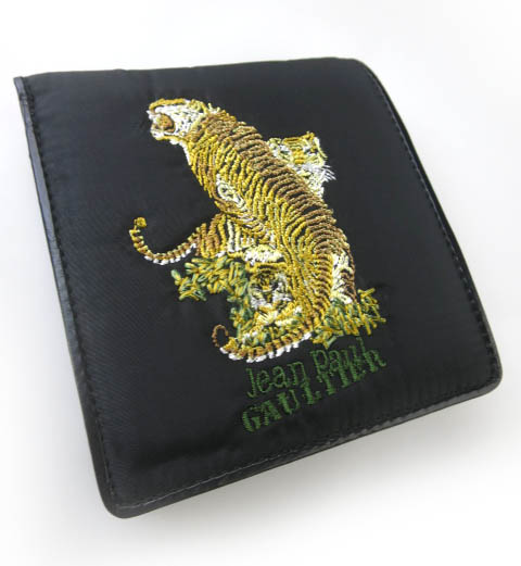 Jean Paul GAULTIER タイガー刺繍 折り財布