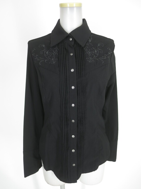 OZZ ONESTE 刺繍入りピンタックブラウス