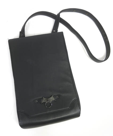 alice auaa フラップレザーショルダーバッグ