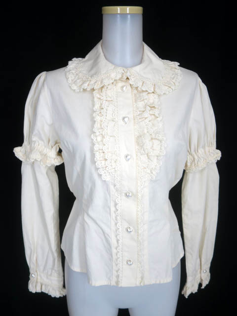 BABY, THE STARS SHINE BRIGHT ハートボタンブラウス