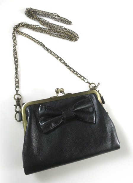 Innocent World チェーン付きがま口ウォレット