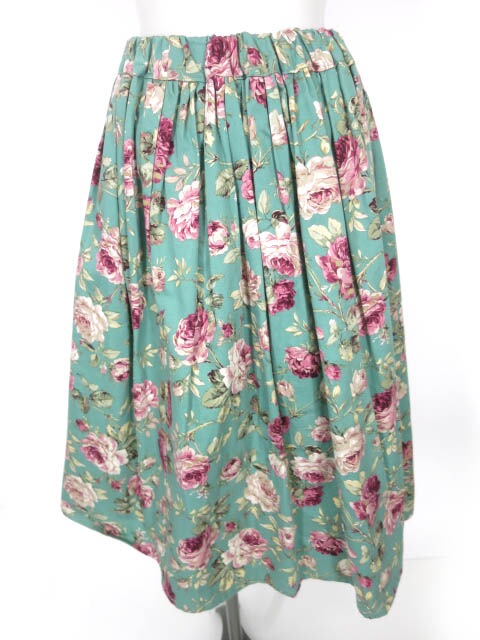 Physical Drop ローズ柄スカート