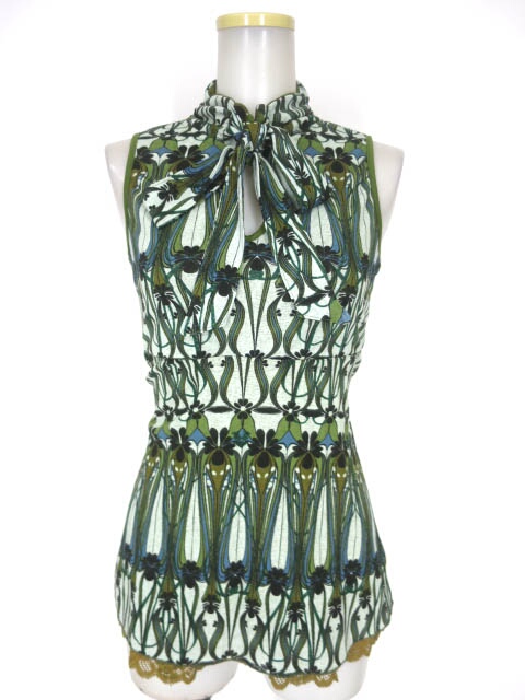 OZZ ONESTE ボウタイ襟和柄ノースリーブカットソー