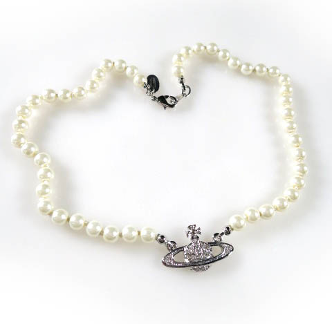 Vivienne Westwood ミニバスレリーフパールチョーカー