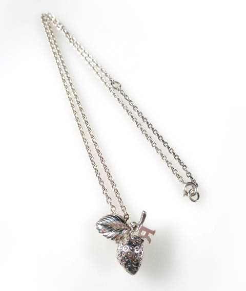 MILKBOY RIOT ベリーネックレス