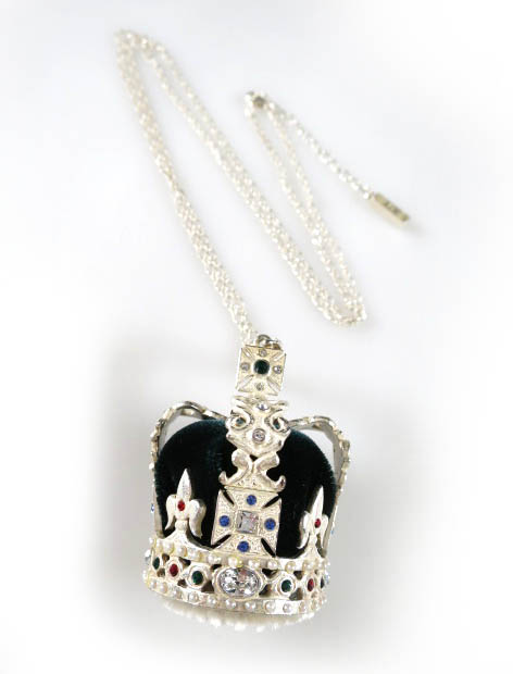 Jane Marple イザベルクラウンペンダント