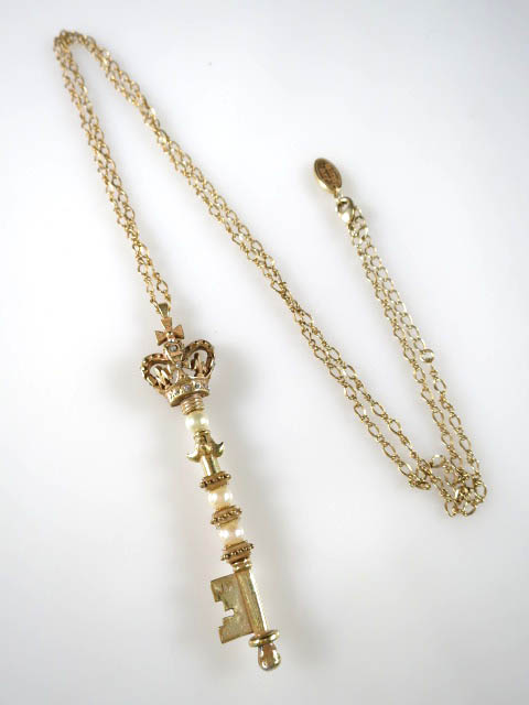 Jane Marple パールクラウンキー ペンダント