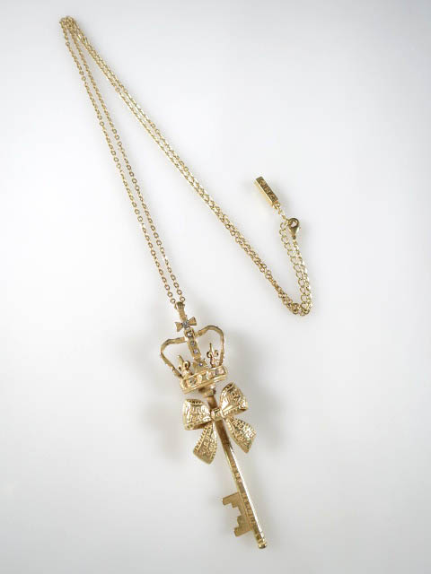 Jane Marple リボンクラウンキー ペンダント