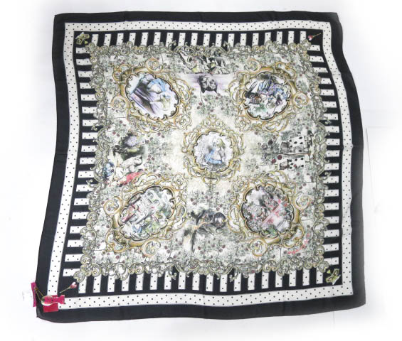 DOLLY GIRL by ANNA SUI アリスインワンダーランド柄 大判スカーフ