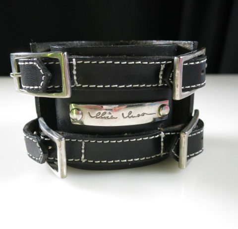 alice auaa レザーリストバンド