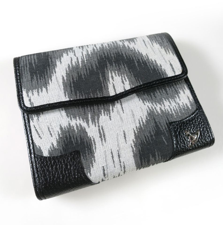 Vivienne Westwood レオパード柄システム手帳