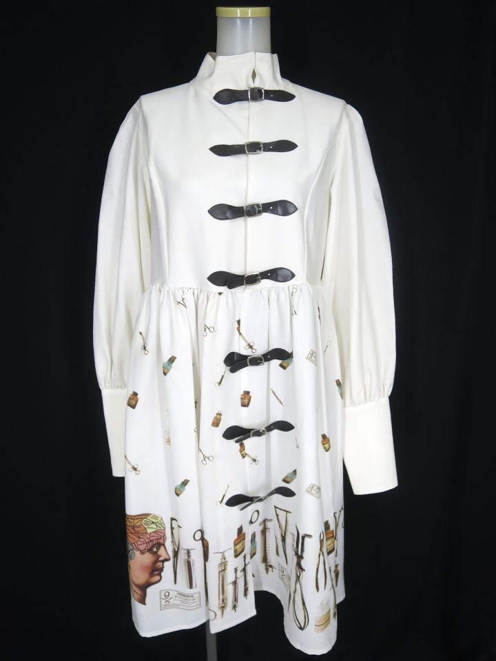 Violet Fane Asylum 長袖ワンピース