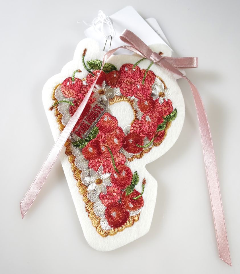 PINK HOUSE ベリー＆Pロゴ ワッペンブローチ