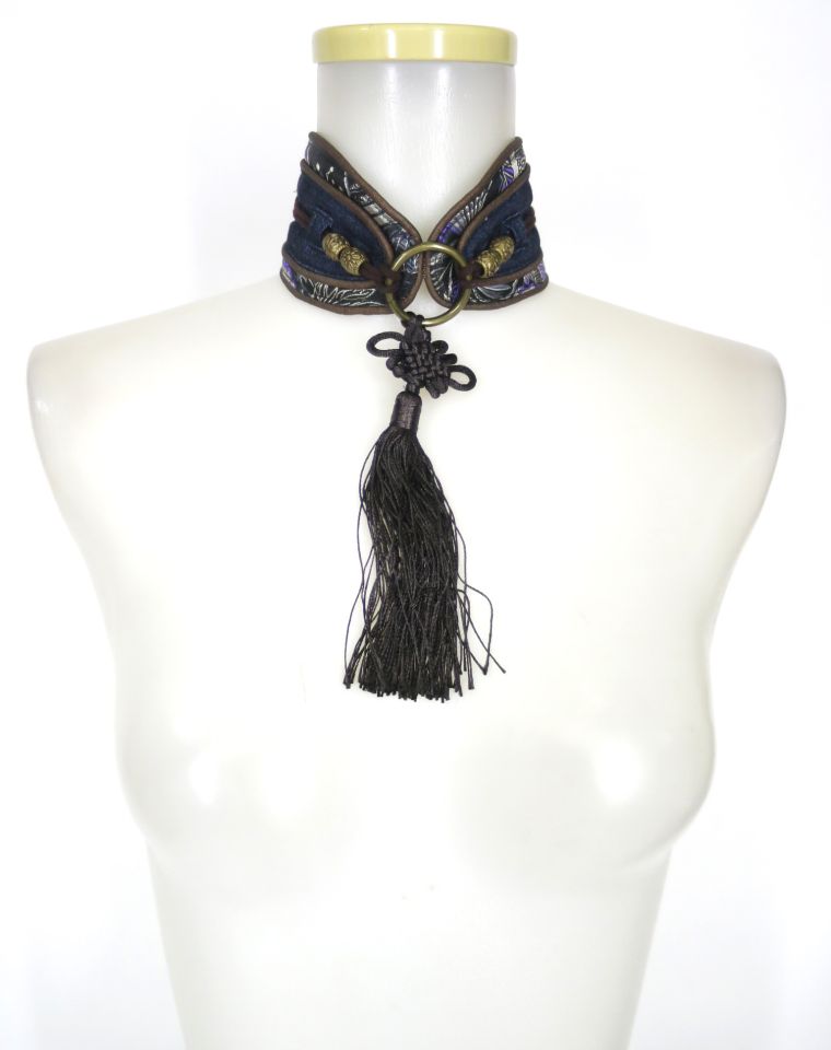 OZZ ONESTE 和チャイナ タッセル付きチョーカー