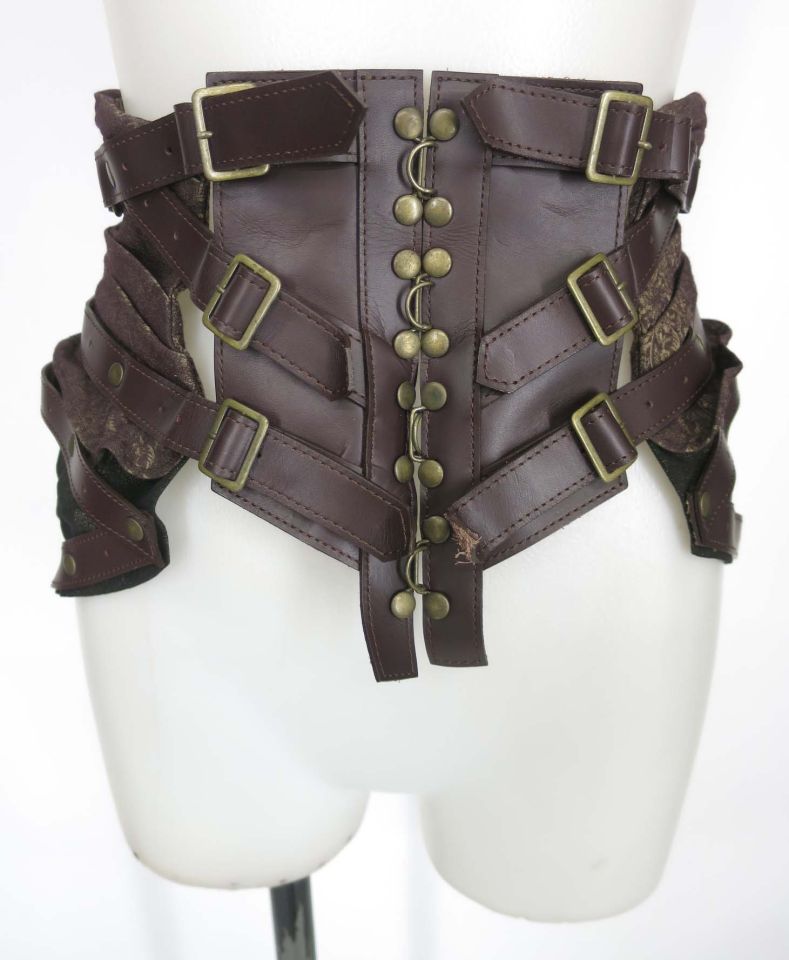 alice auaa レザーベルトコルセット