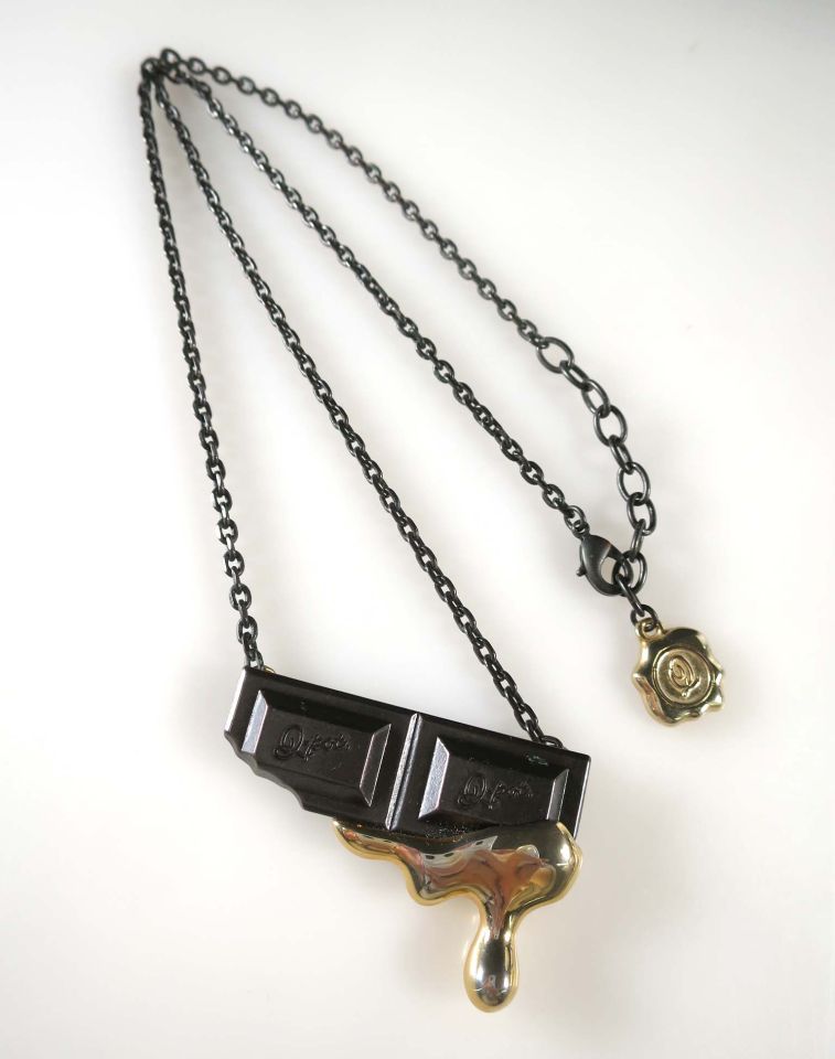 Q-pot. メルティーチョコレートバーネックレス